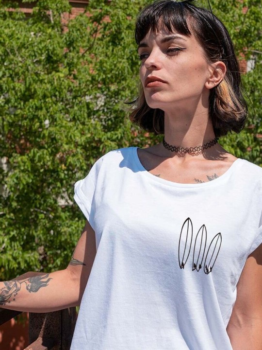 Women T-shirt White Surfing Quiver